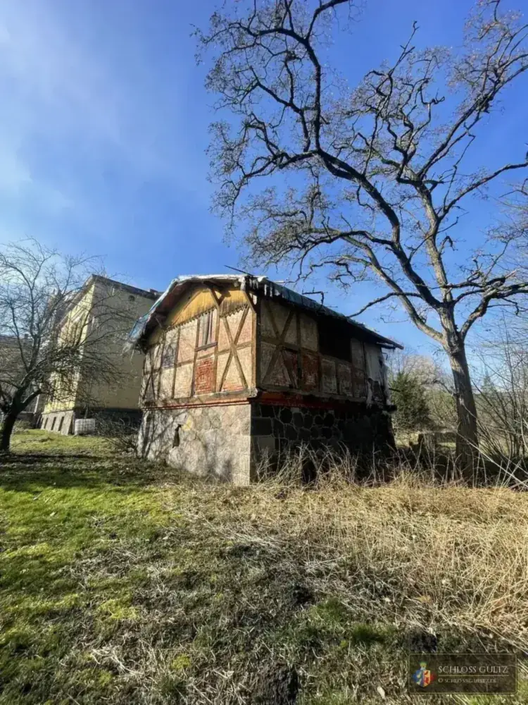 Dom trofeów myśliwskich z 1872 roku obok Schloss Gültz