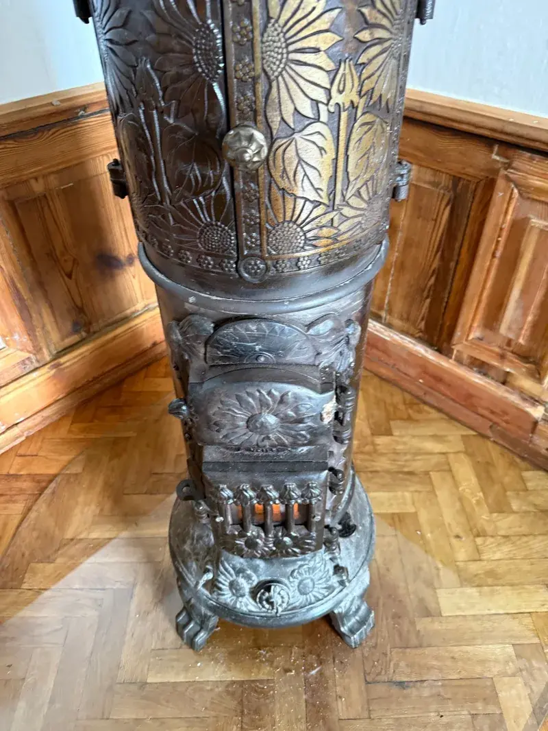 Historischer Kachelofen Detail