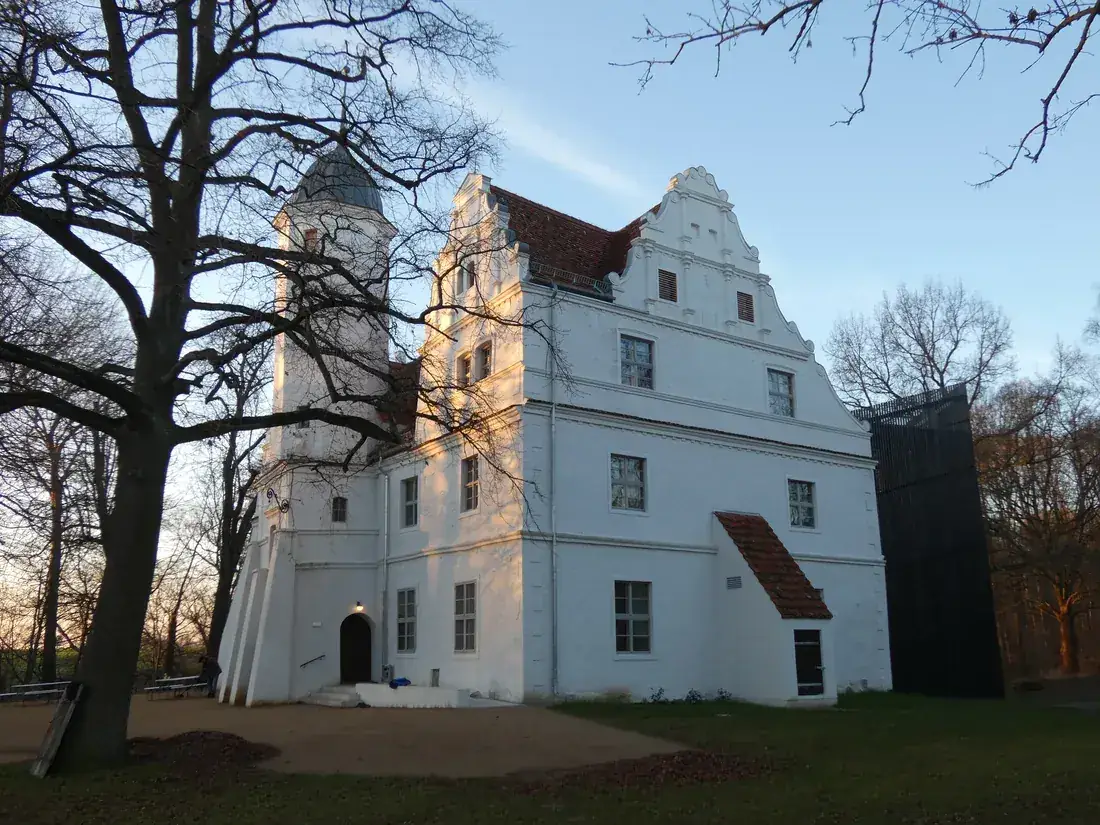 Wasserschloss Quilow – renesansowy zamek na wodzie z 1575 roku